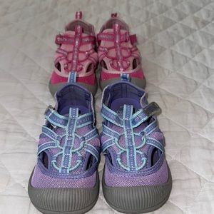 Two Pairs Girls Water Shoes *like Keene shoes